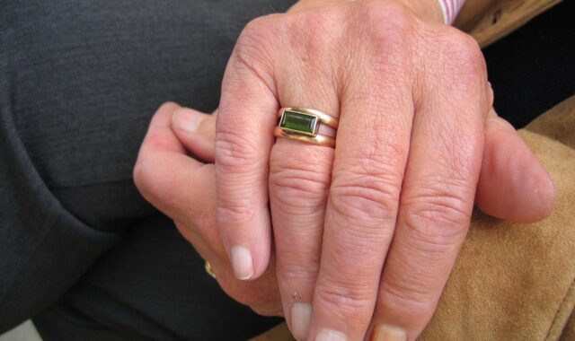 folds, hand, finger, ring, woman, old, retirement home, care for the elderly, old people's home, nationals, fear, care, hands, human, granny, maintenance, need of care, dependent, constant, care costs, seniors, ring, retirement home, retirement home, retirement home, retirement home, retirement home, granny, maintenance