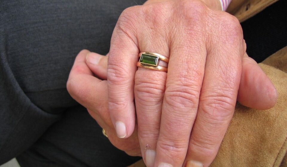 folds, hand, finger, ring, woman, old, retirement home, care for the elderly, old people's home, nationals, fear, care, hands, human, granny, maintenance, need of care, dependent, constant, care costs, seniors, ring, retirement home, retirement home, retirement home, retirement home, retirement home, granny, maintenance