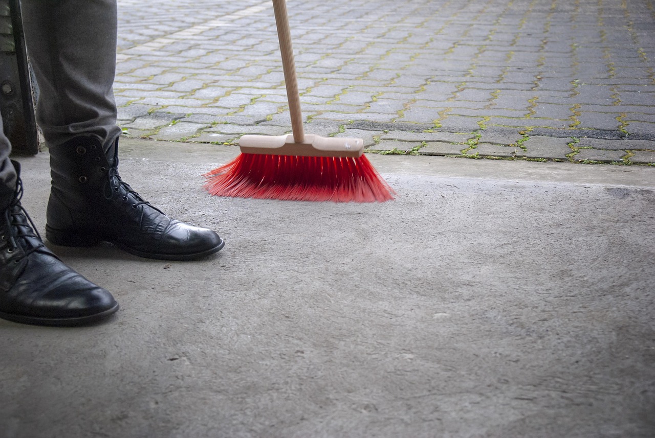 sweeping, the court, brush, clean, to clean, cleaning, floor, garage, vacuuming, order, sweeping, sweeping, sweeping, sweeping, sweeping